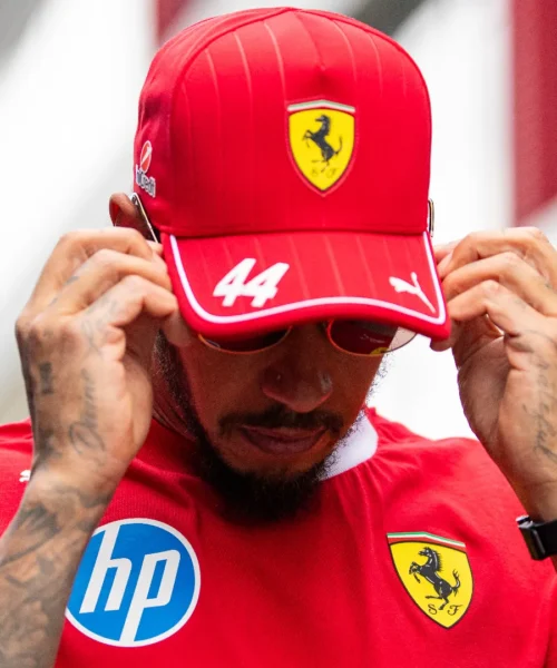 Lewis Hamilton sotto accusa, Vasseur elenca i suoi errori: “Così peggiora la situazione”