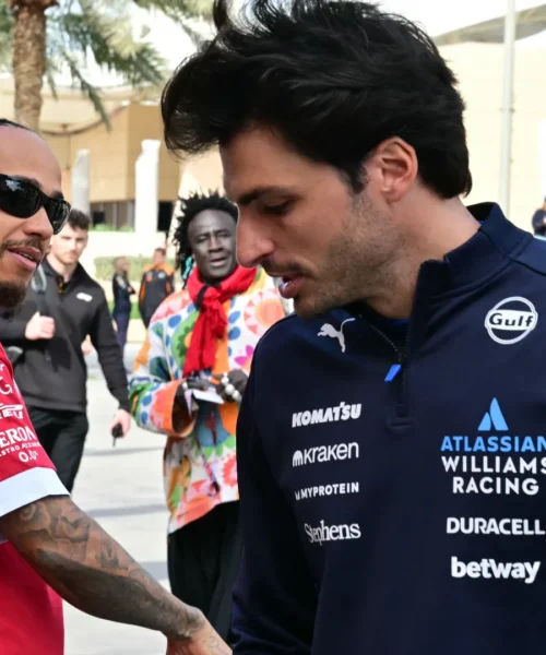 Ferrari: Lewis Hamilton in crisi, interviene Carlos Sainz