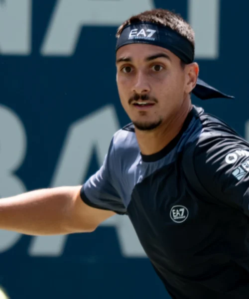 Lorenzo Sonego subito out: quinto set amaro con Tristan Schoolkate