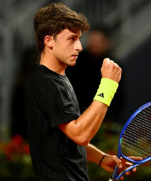 Luca Nardi resta a Cincinnati: Jakub Mensik ko, ora Carlos Alcaraz
