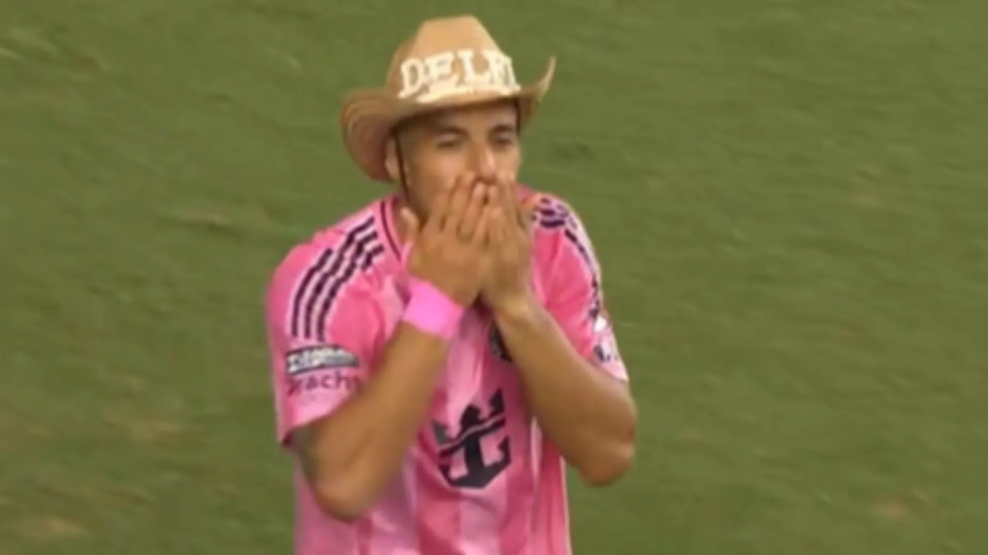 Luis Suarez ha mandato un bacio a sua figlia attraverso le telecamere, un gesto tenerissimo