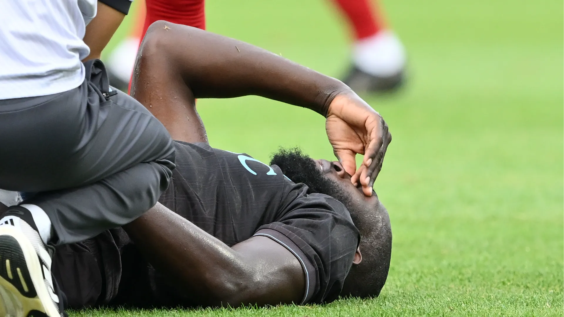 Napoli in allarme: infortunio in amichevole per Lukaku, le sue condizioni