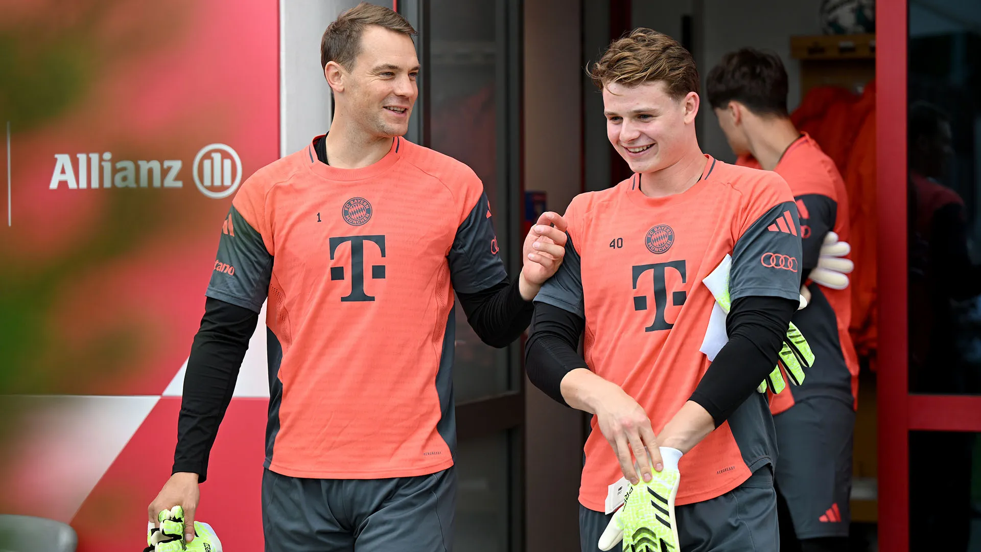 Manuel Neuer resta il portiere titolare, e il Bayern spera che Jonas Urbig si affermi nel corso della stagione