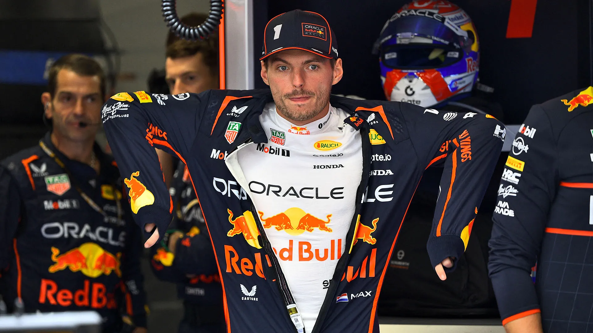 Verstappen, al momento terzo, rischia di essere raggiunto in classifica da Russell e Leclerc