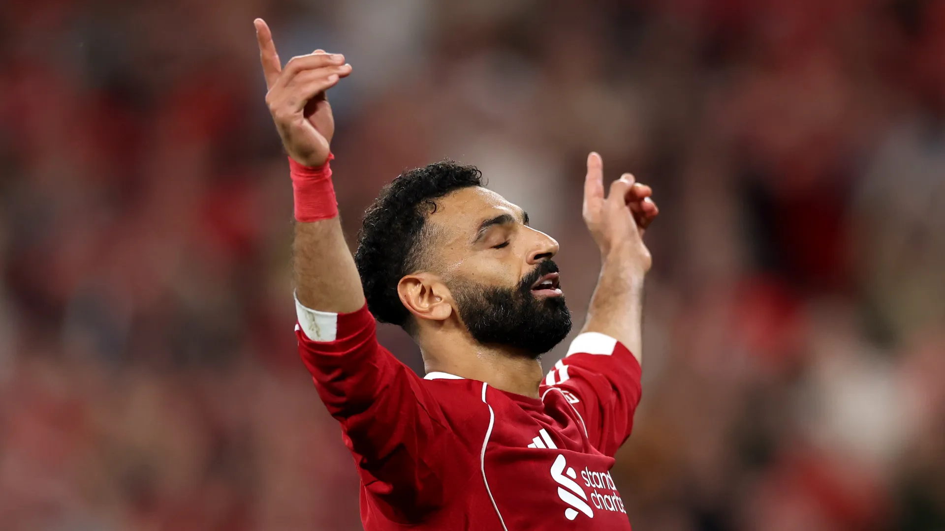 Salah è scoppiato a piangere dopo il coro dei tifosi del Liverpool per Diogo Jota
