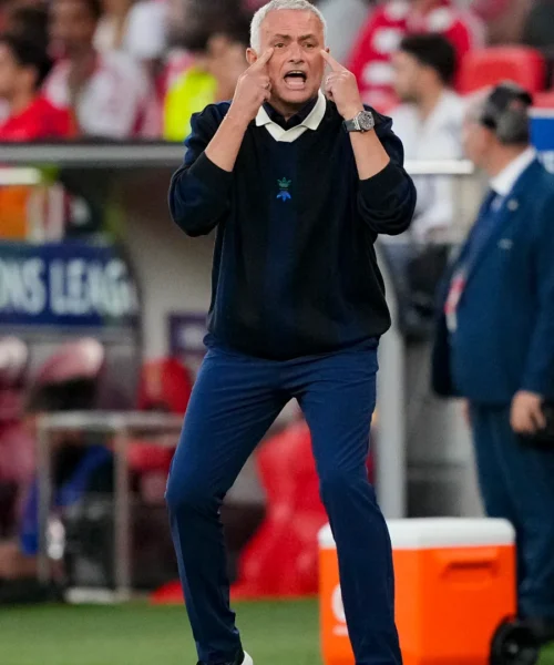 José Mourinho è già a Lisbona per sposare il Benfica: “Non è da me restare inattivo”