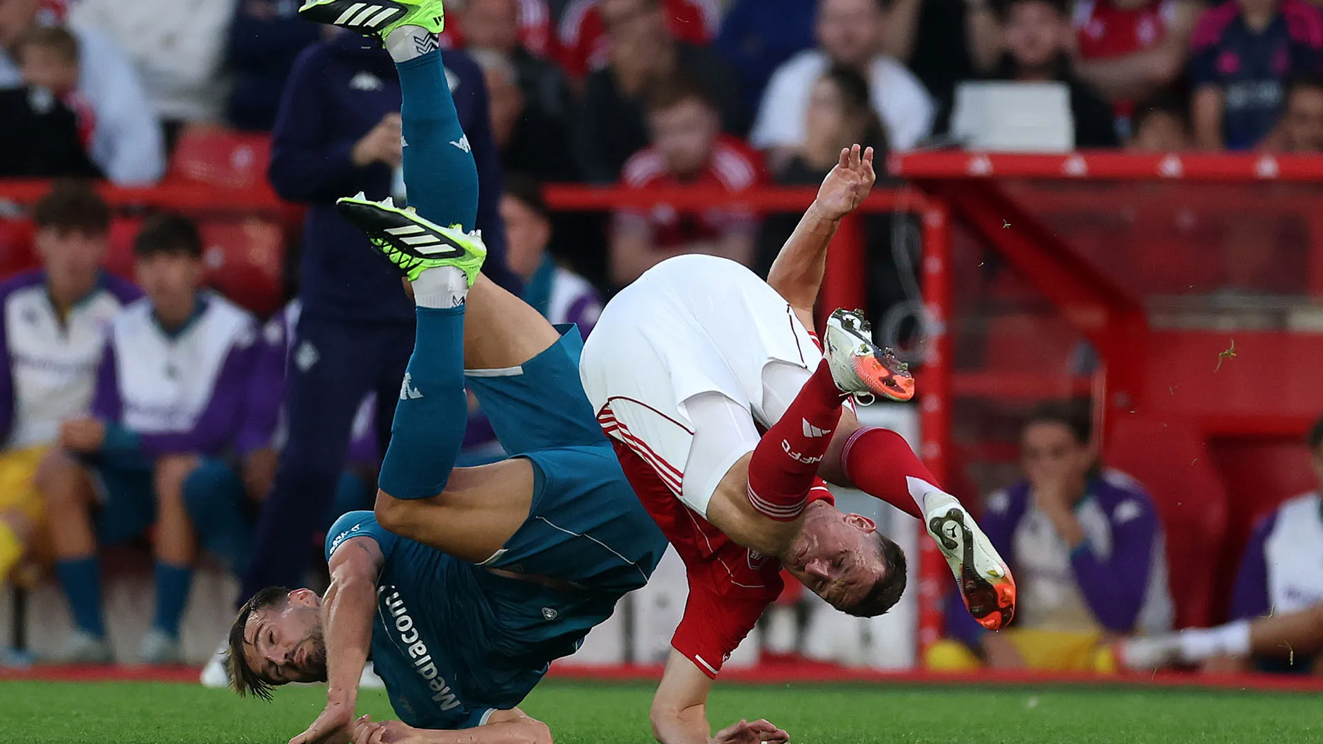 In generale quella tra Fiorentina e Nottingham Forest è stata una partita molto fisica