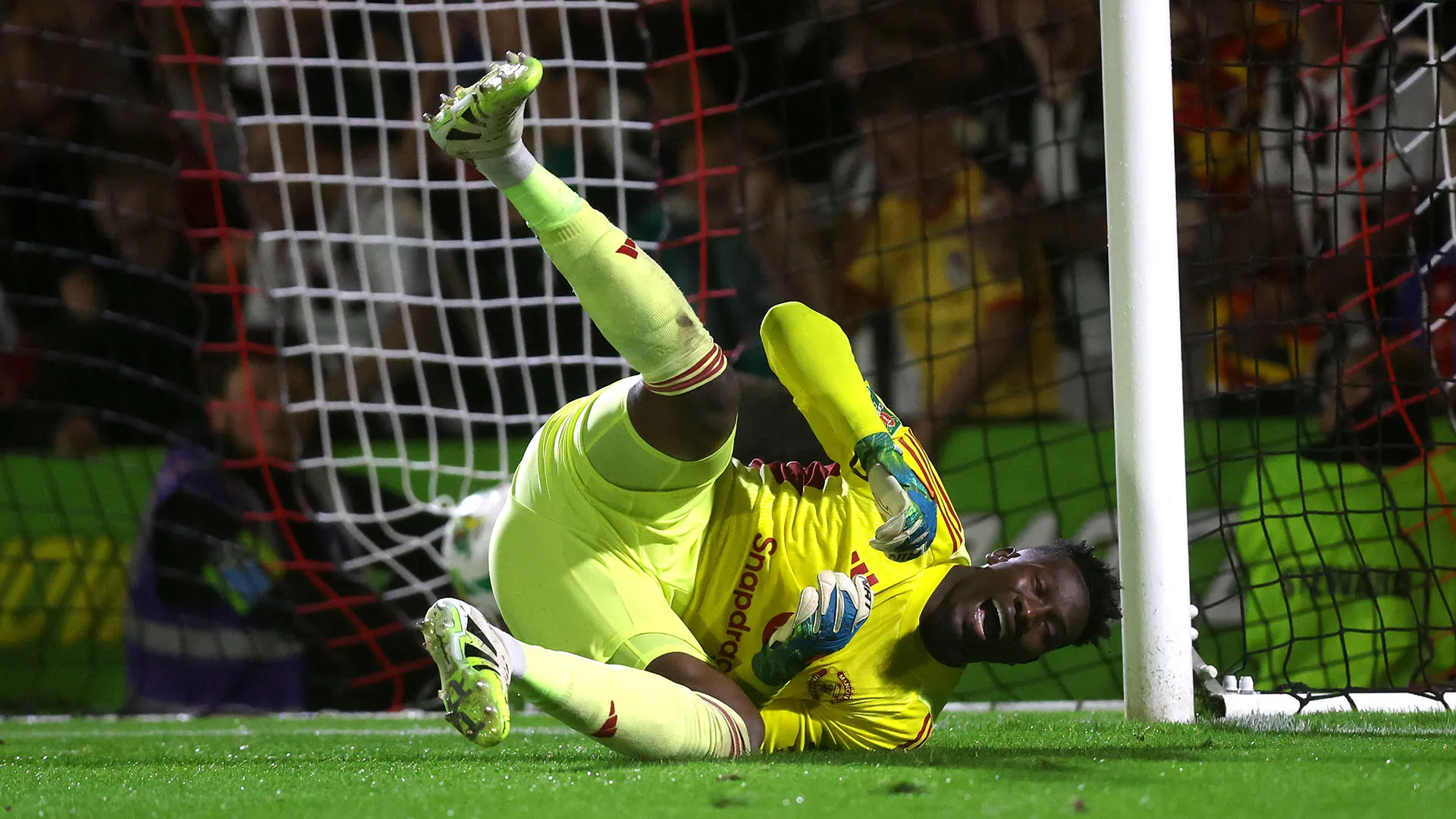 Onana affonda il Manchester United: imbarazzante sconfitta con una squadra di quarta serie in una partita valida per la League Cup