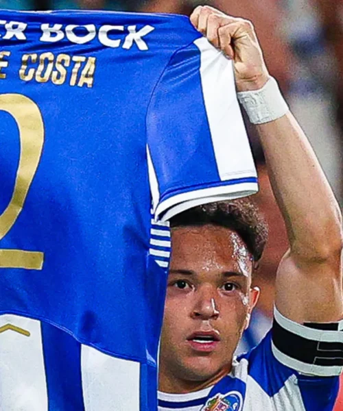 Splendido gesto di Pepê: applausi da tutto lo stadio. Immagini