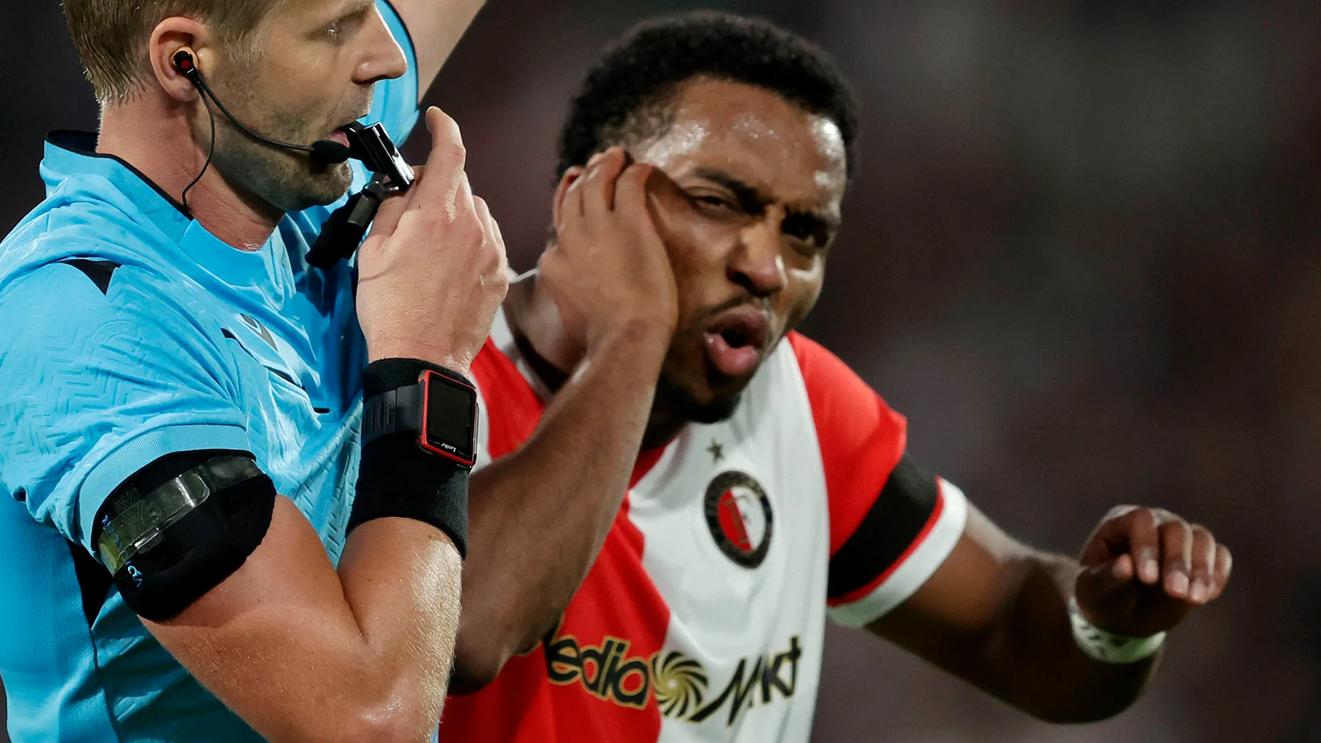Quinten Timber, che spavento! ‘Colpa’ dell’arbitro, le foto