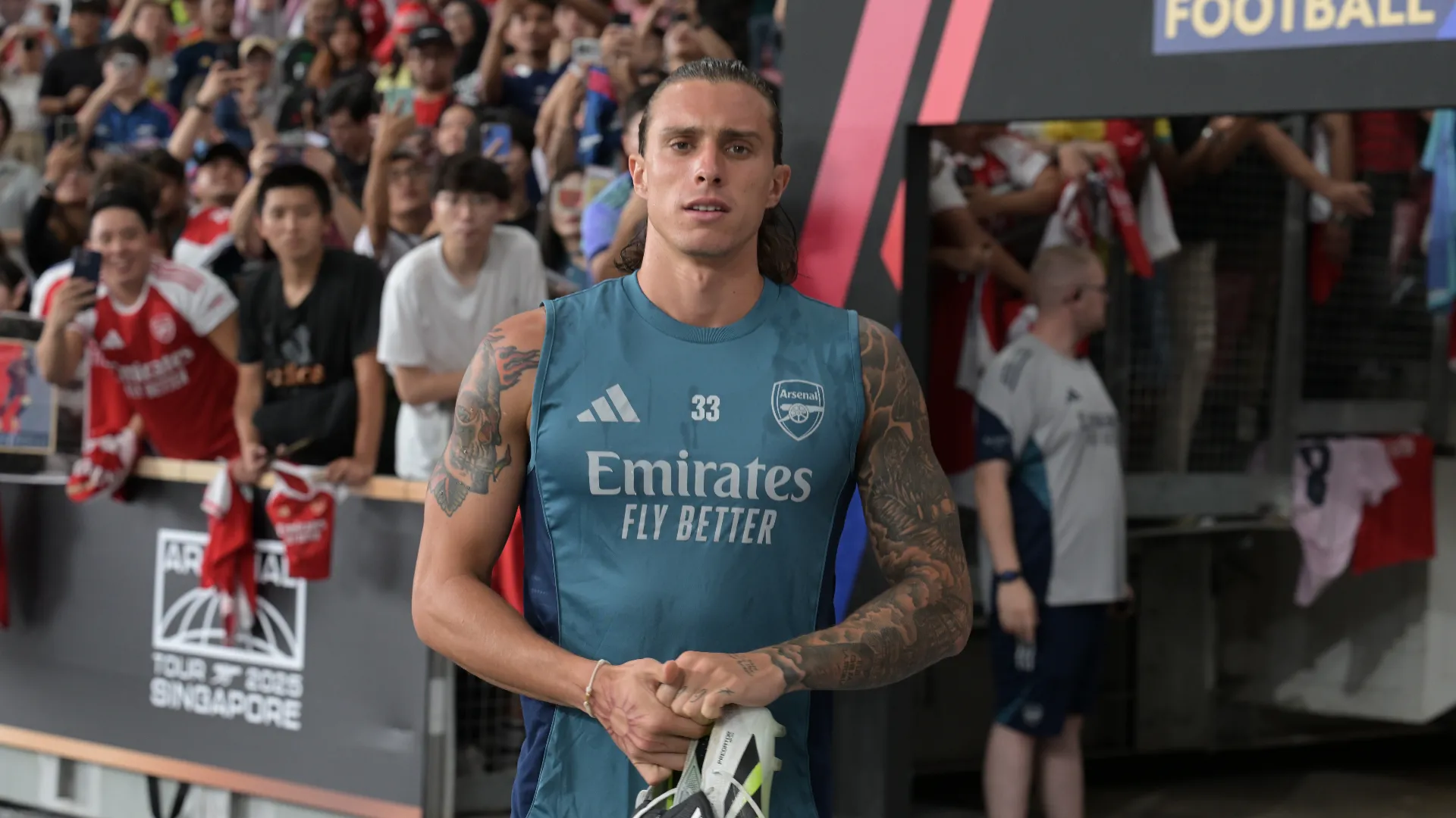I tifosi dell’Arsenal si rivoltano contro Riccardo Calafiori: foto