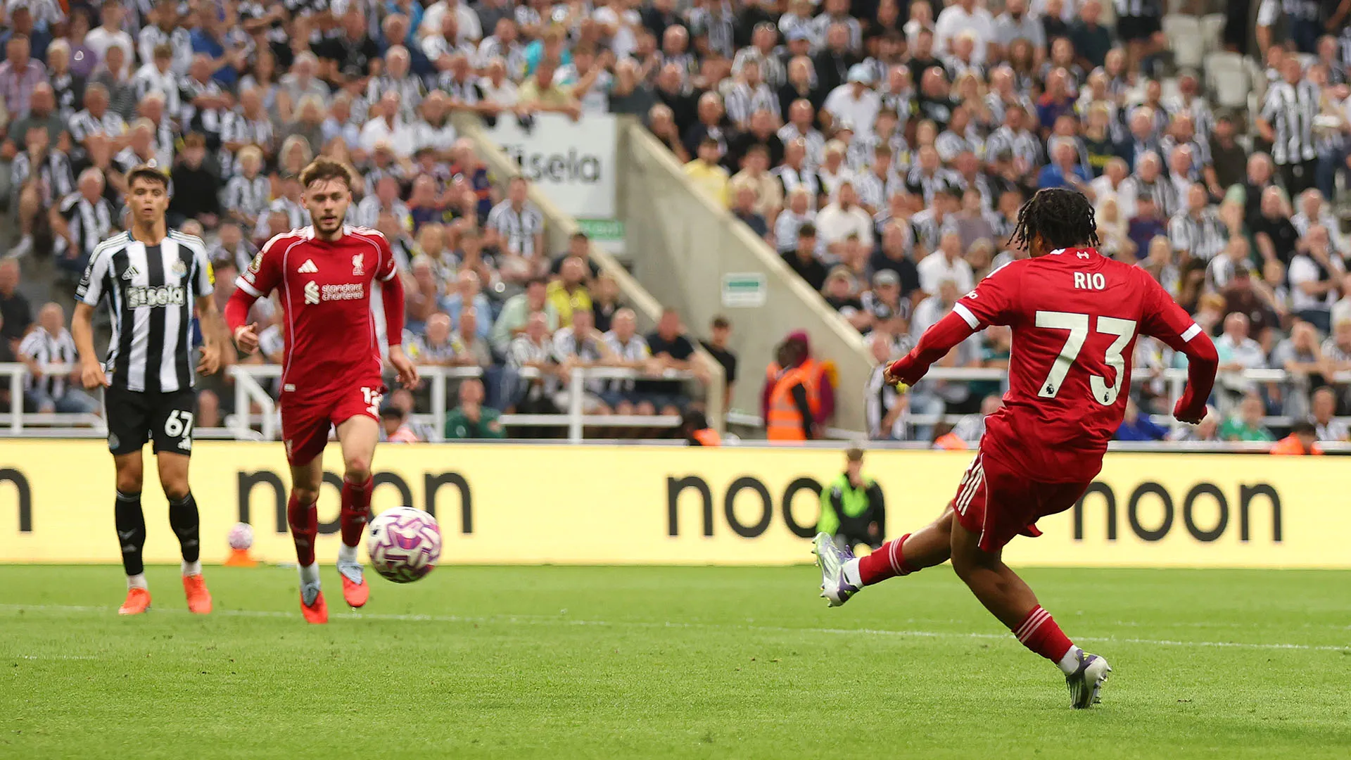 L'ala inglese Rio Ngumoha è stata decisiva nella vittoria dei Reds contro il Newcastle