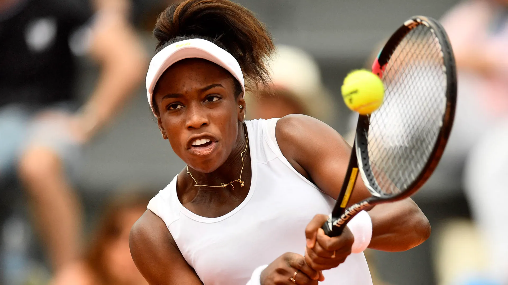 La tennista scatena la polemica: "Non ho mai fatto tanto soldi così facilmente"