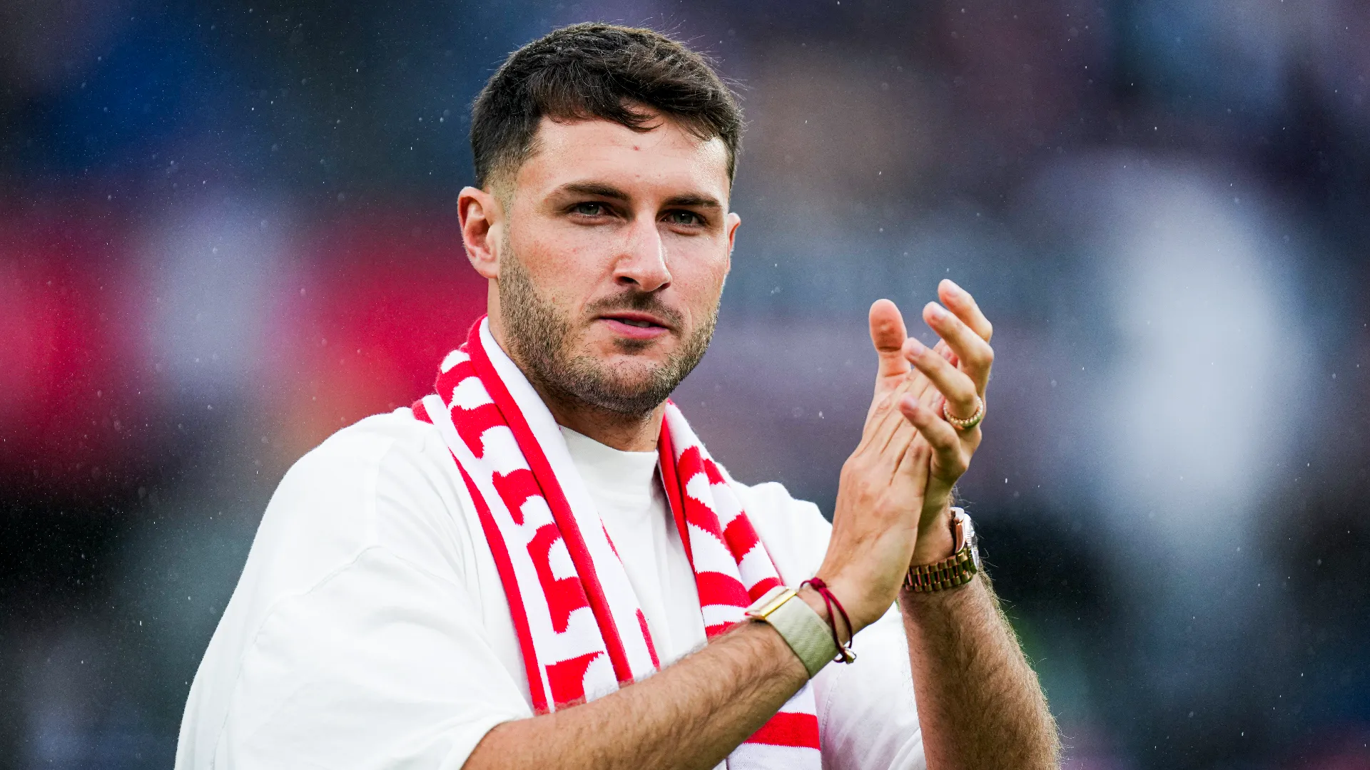 L'attaccante del Milan ha fatto visita alla sua ex squadra 
