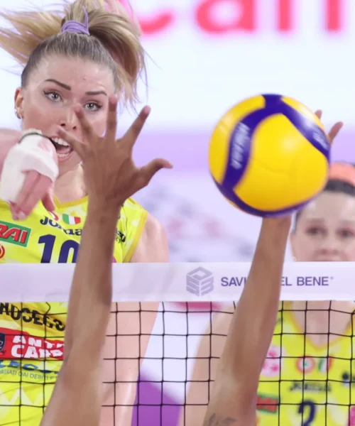 Due Pantere scelte come tedofore