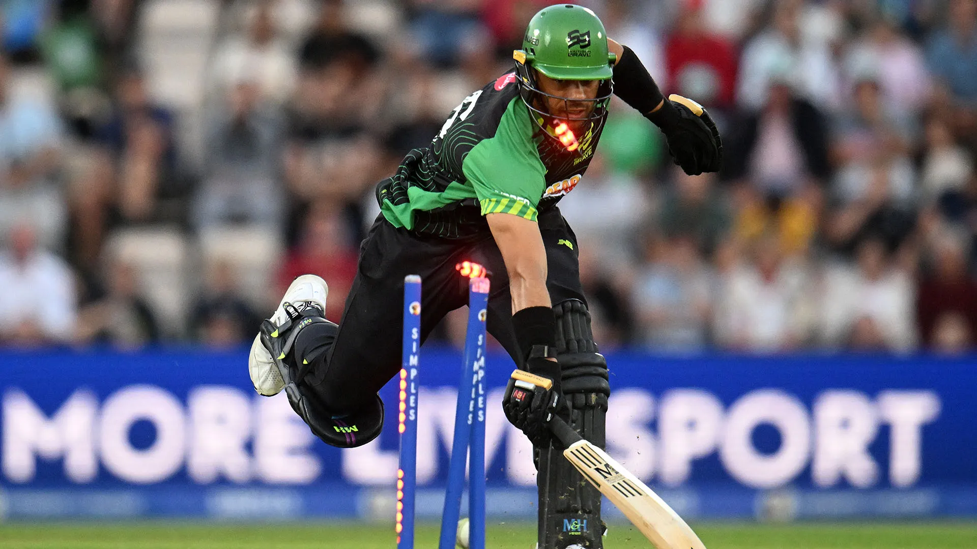 Jordan Cox e Sam Curran hanno messo insieme una lunga serie di punti che ha fatto la differenza