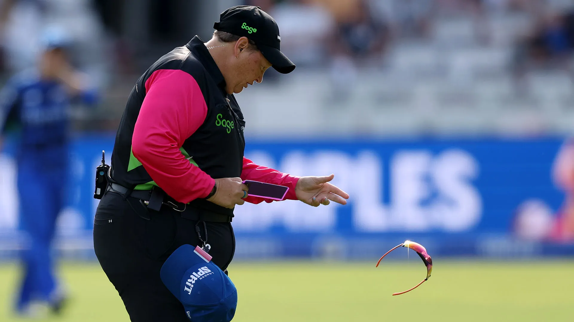 Incidente durante la partita: arbitro colpito al volto
