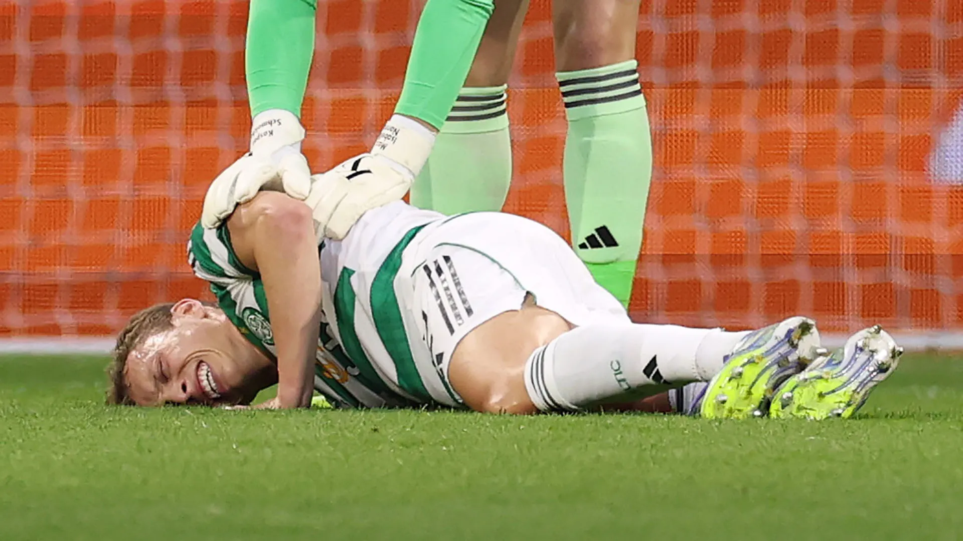 Il terzino del Celtic Glasgow si è fatto male durante il match dei preliminari di Champions League contro il Kairat Almaty