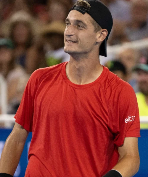 Terence Atmane: l’atleta dal QI altissimo sfida Jannik Sinner, “alieno” del tennis
