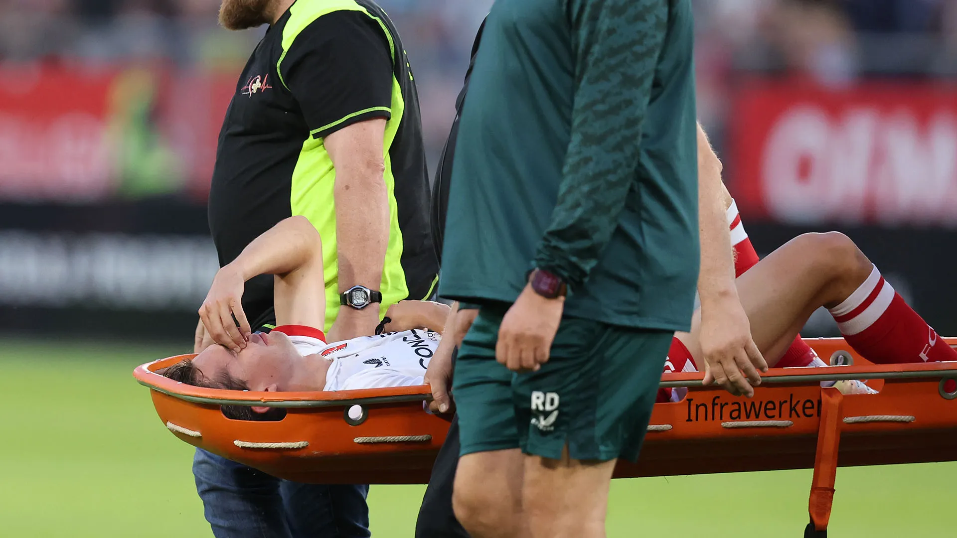 Sui tempi di recupero: "Ci vorranno circa sei settimane, dicono i medici"