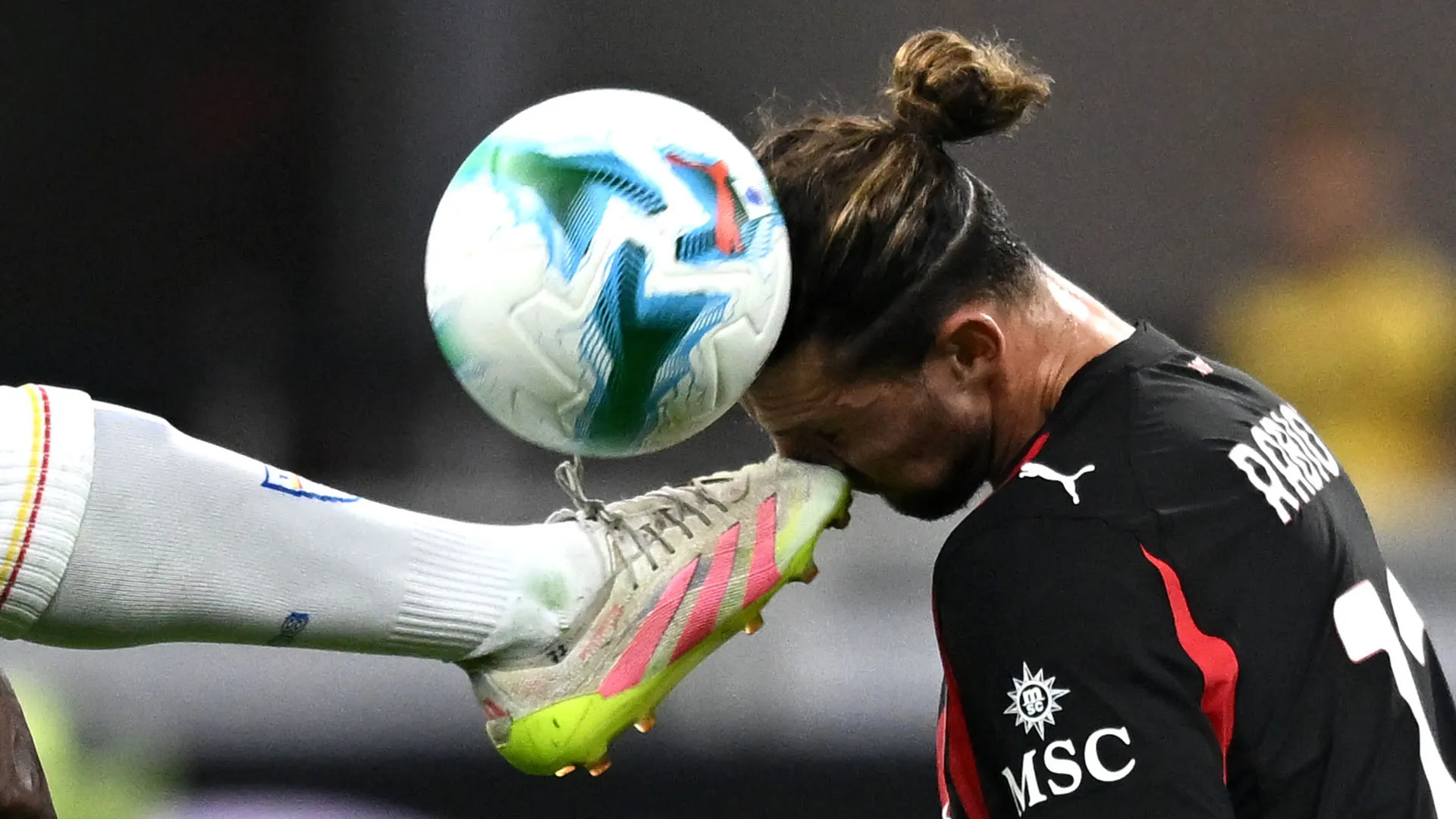 Durante uno scontro di gioco è stato colpito in faccia da Mohamed Kaba
