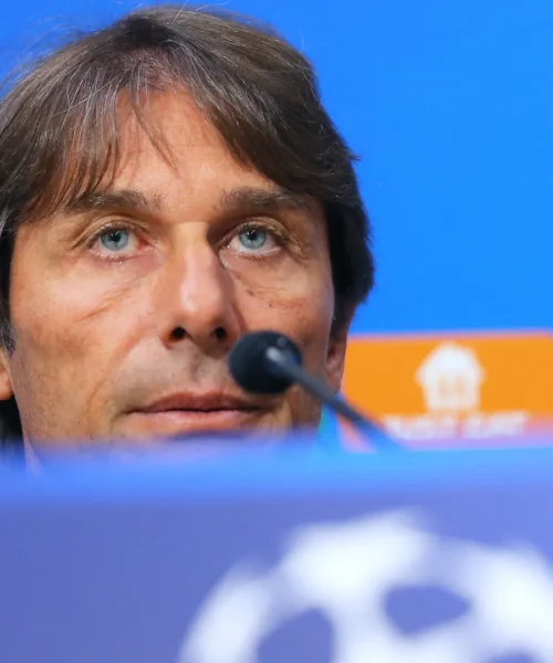 Antonio Conte prepara una novità in difesa e chiude il caso De Bruyne