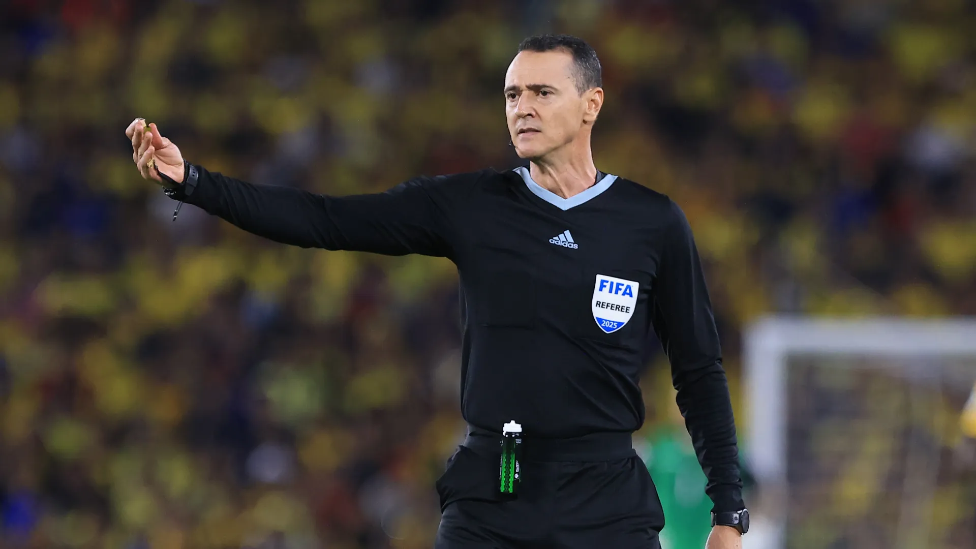 Rodrigo de Paul ha provato a protestare ma l'arbitro non ha cambiato idea
