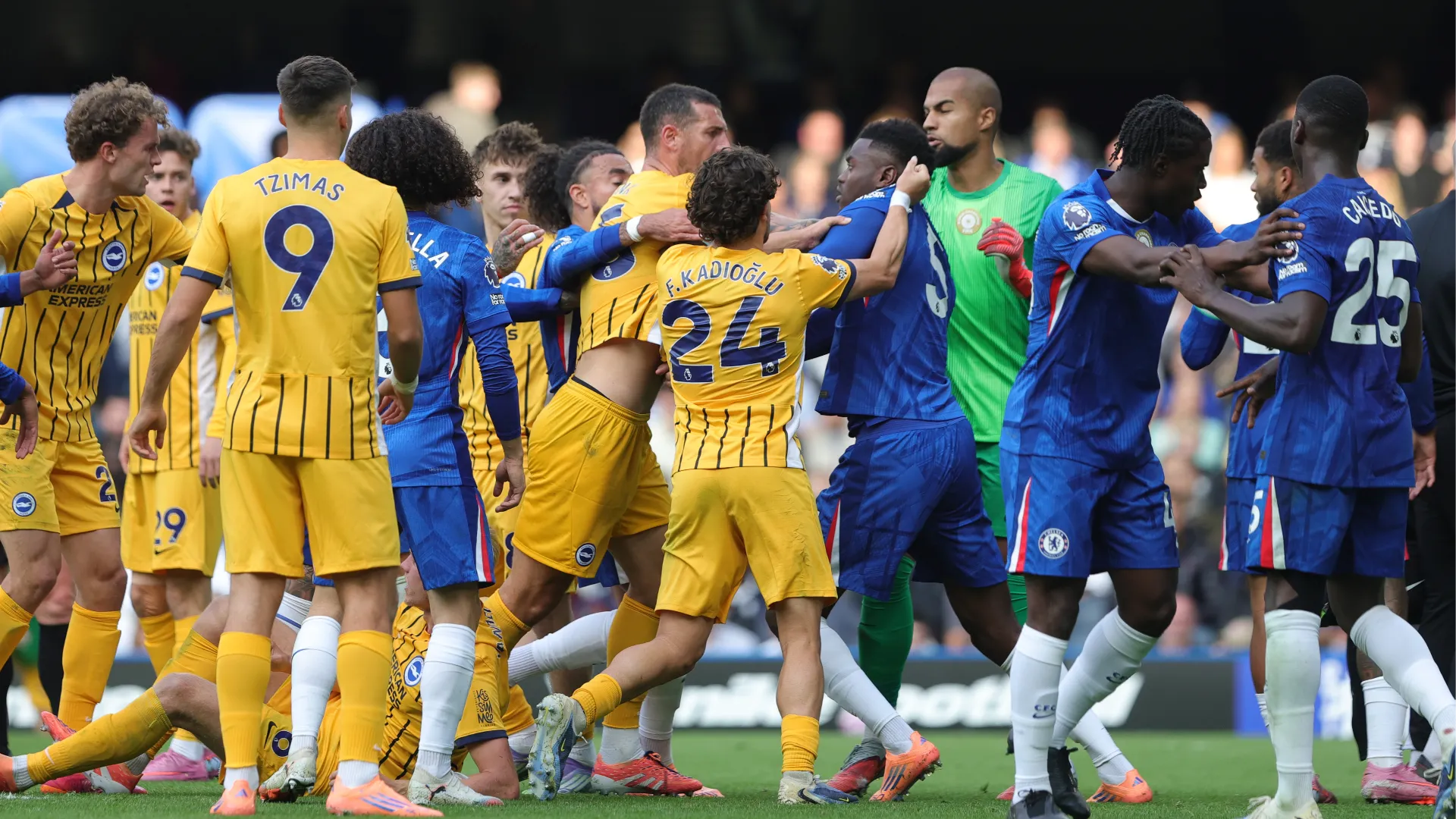 Lewis Dunk se l'è presa con il difensore del Chelsea e si è perso il controllo
