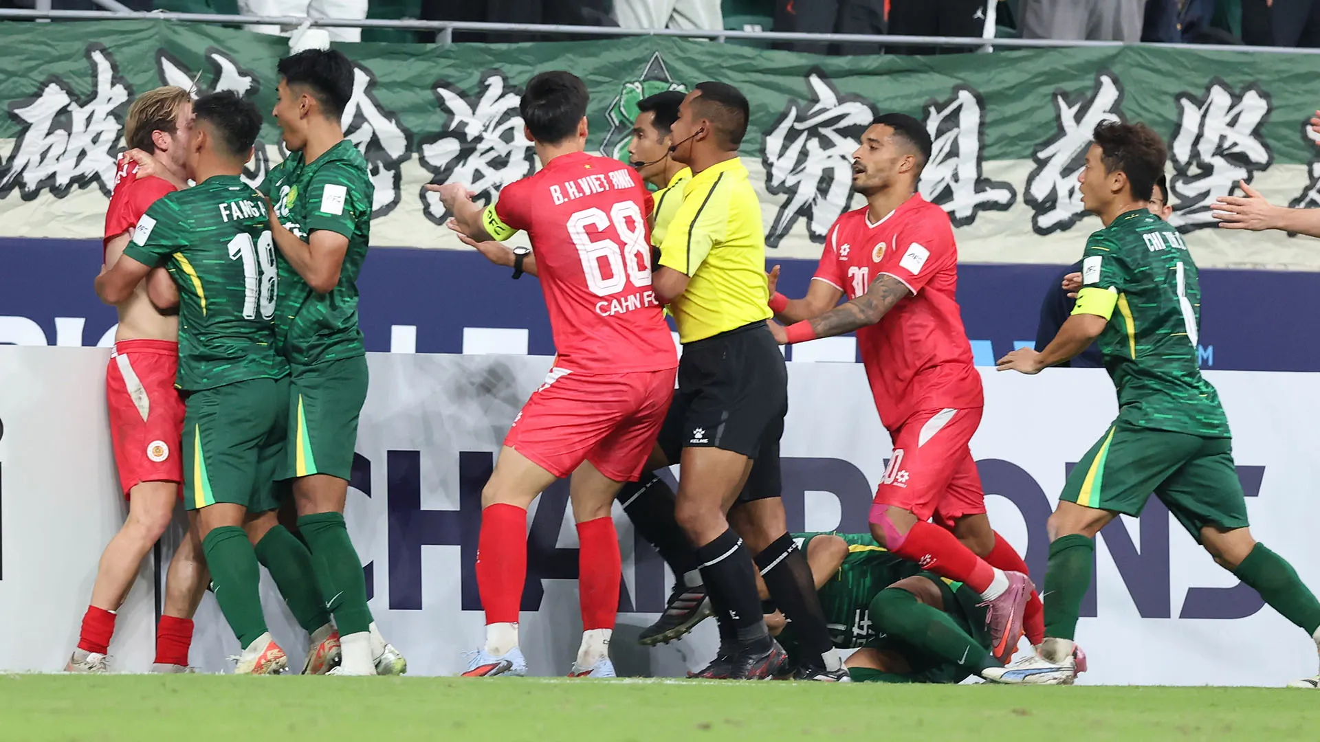 La partita è stata interrotta oltre 6 minuti