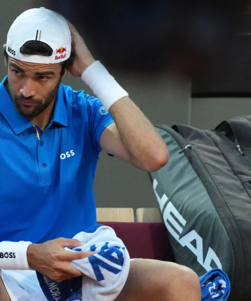 Matteo Berrettini, rientro amaro in Cina. Ok Sonego