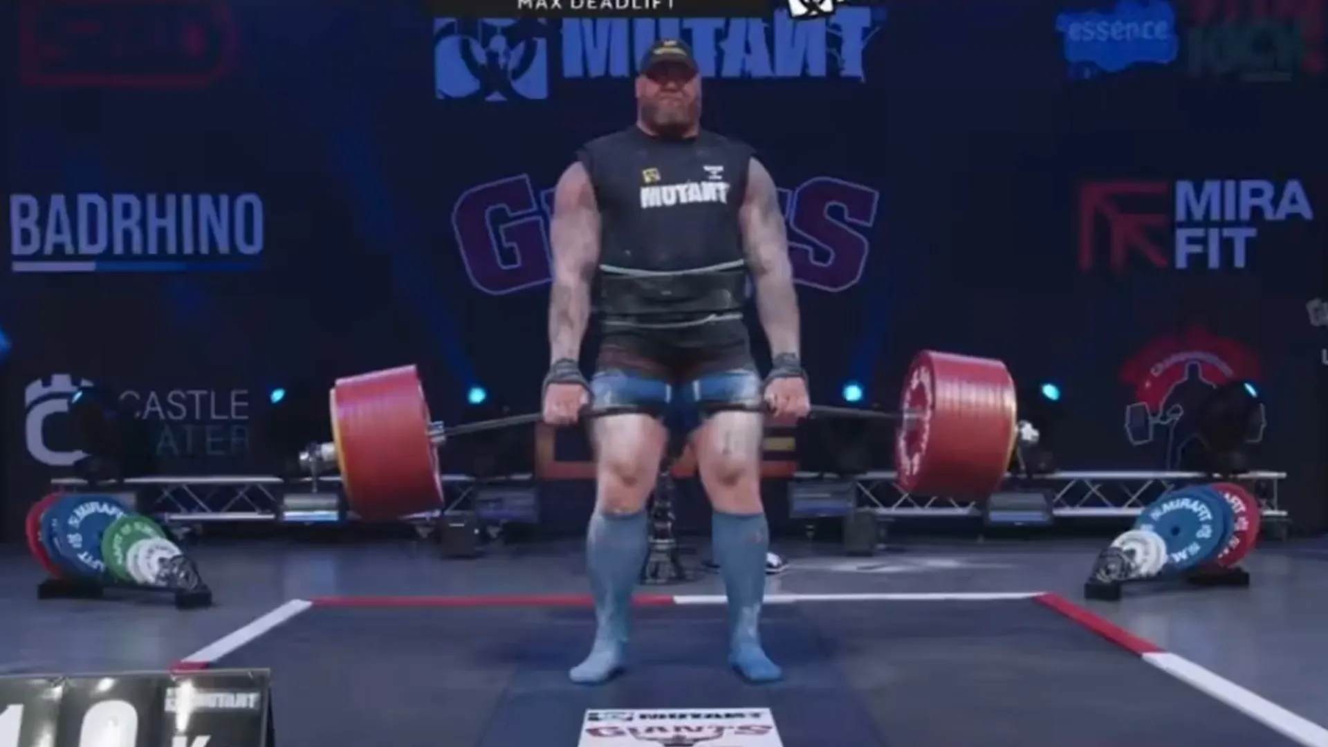 Björnsson, 36 anni, ha sollevato un bilanciere da 510 kg