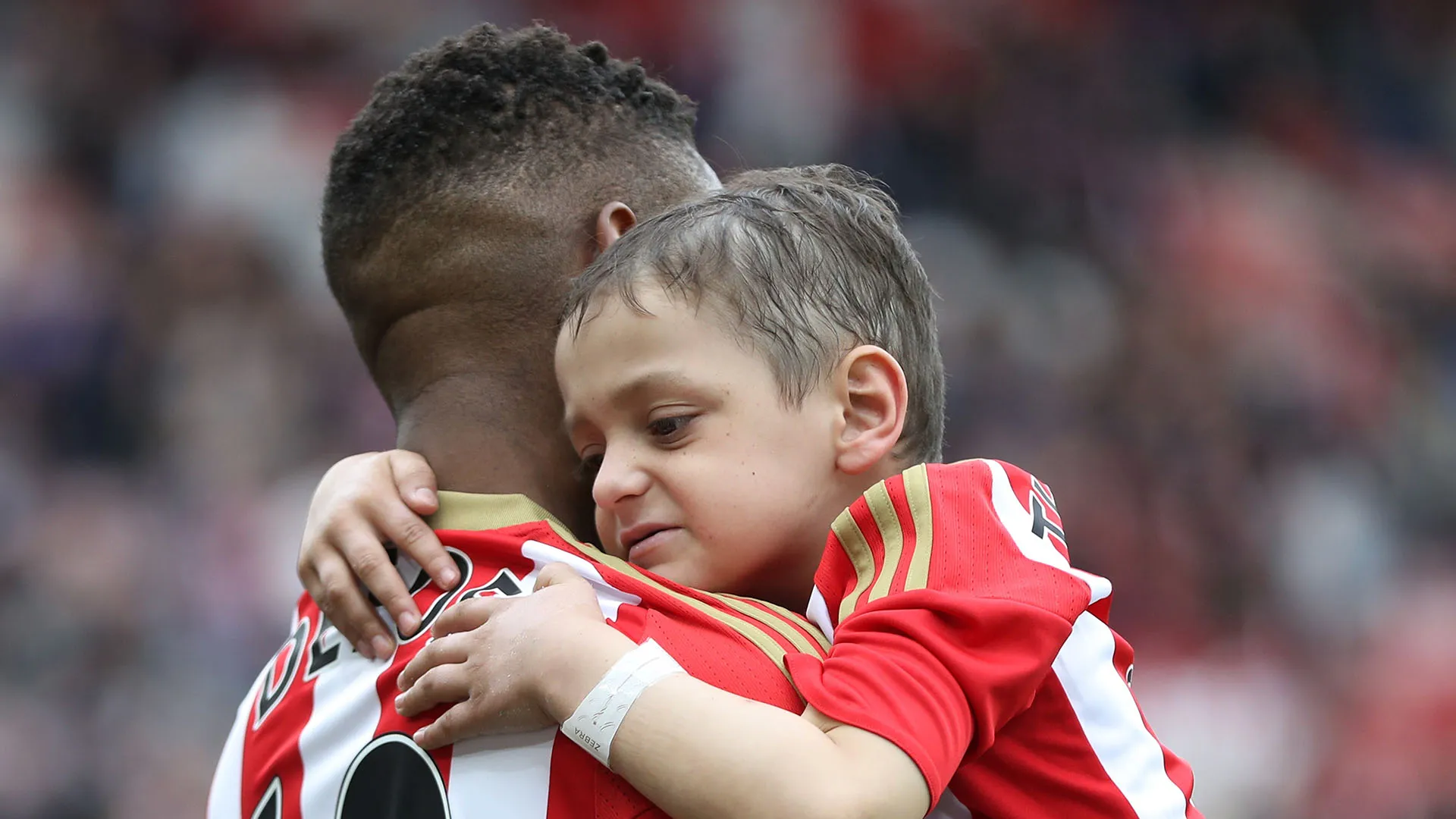 Defoe aveva anche partecipato ai funerali del piccolo
