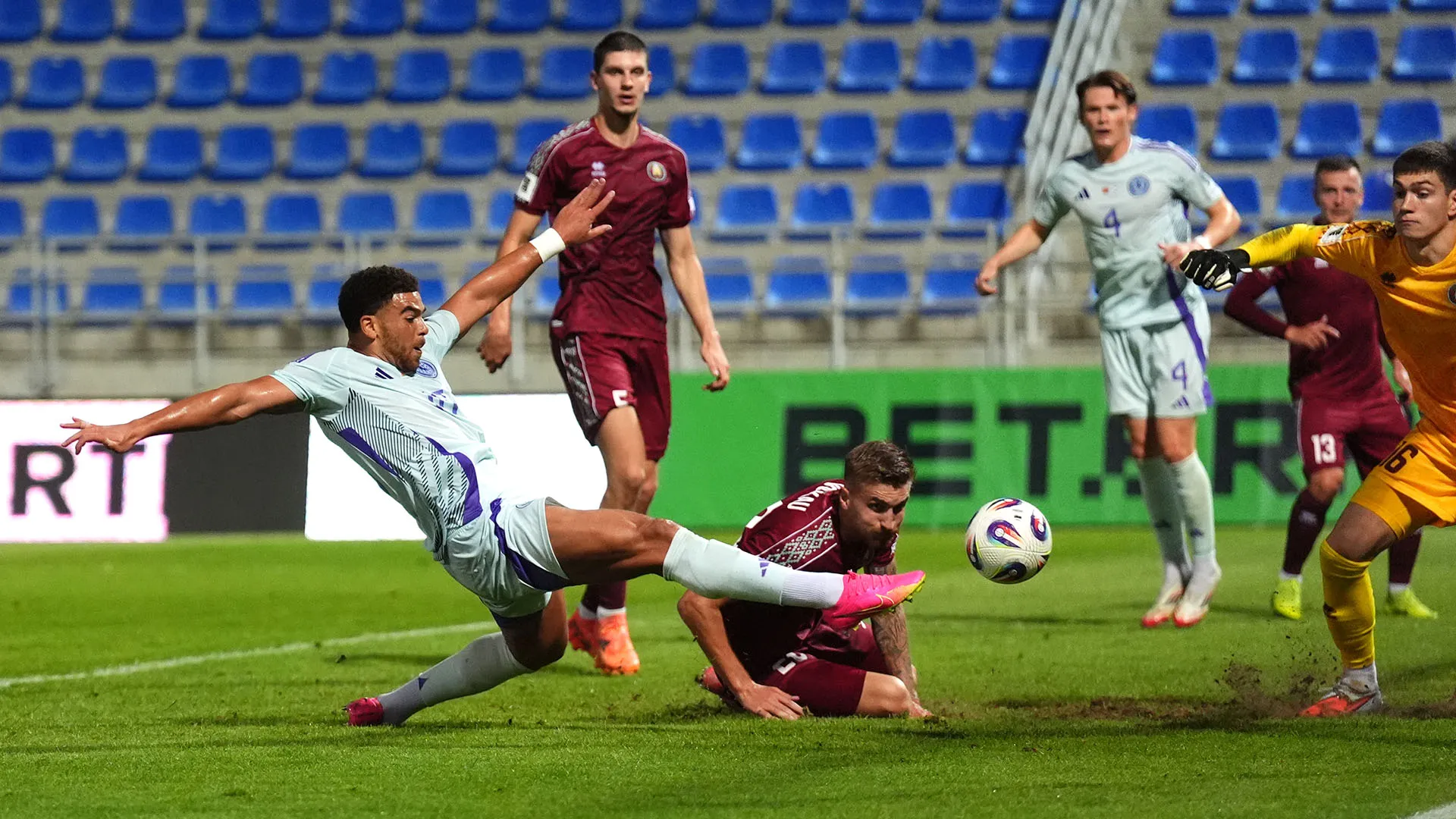 Che Adams ha aperto le marcature al minuto 43
