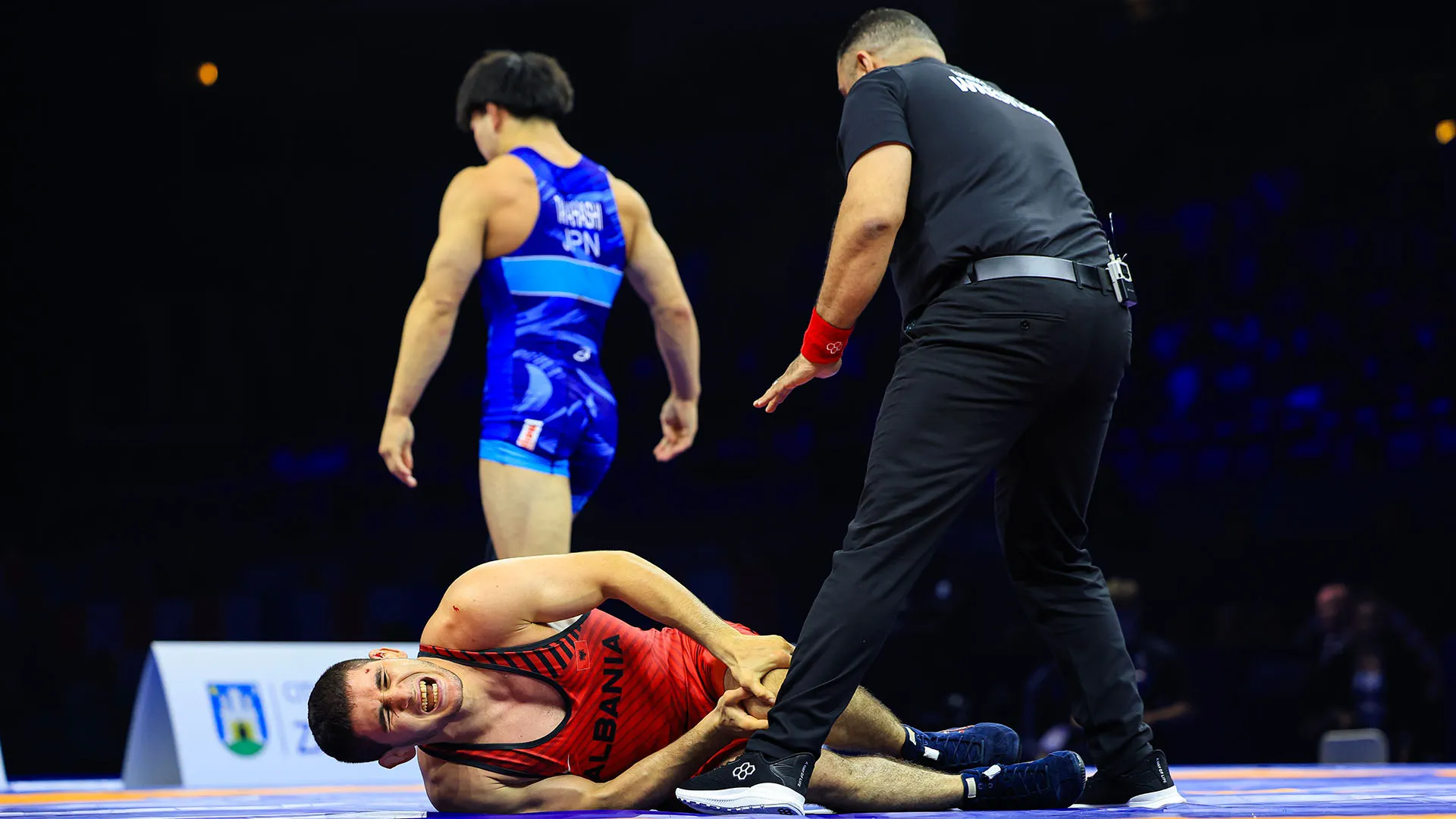 Il lottatore albanese è stato sconfitto dal giapponese Kota Takahashi al termine di una finale drammatica
