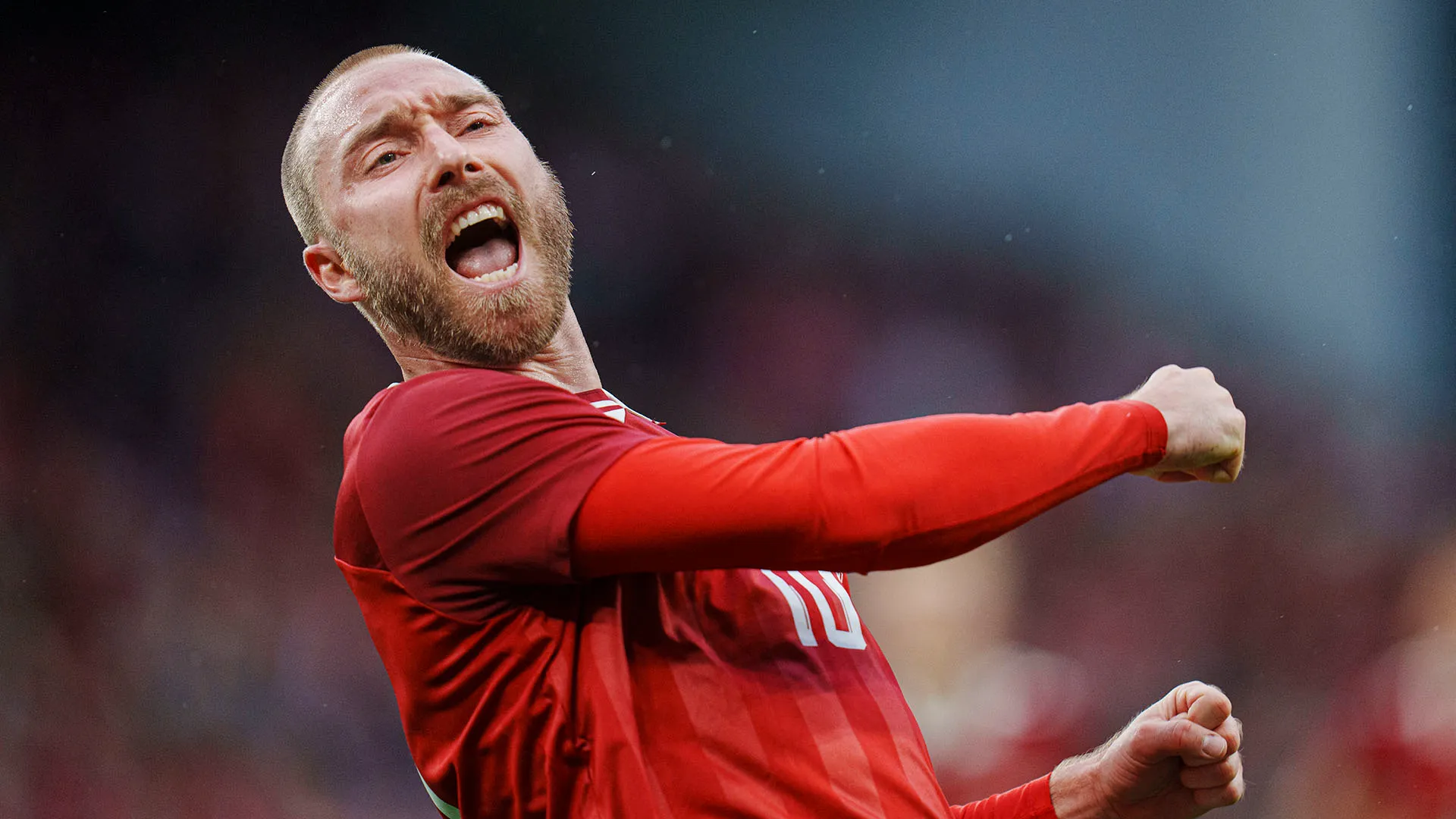 Eriksen ha firmato un contratto fino al 30 giugno 2027 con il club di Bundesliga