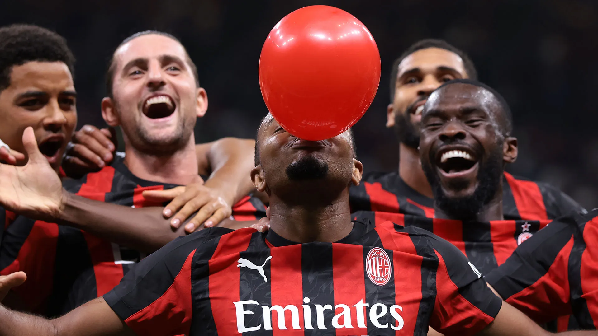Splendida la mezza rovesciata dell'ex giocatore del Chelsea