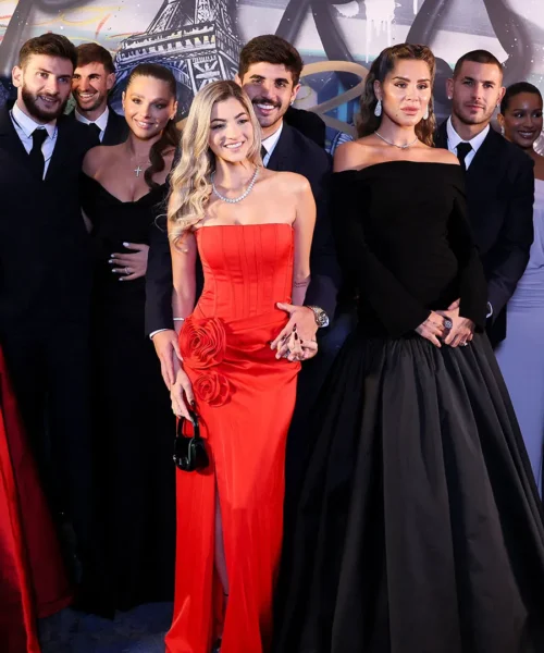 Serata di gala per le stelle del PSG e le loro mogli: foto