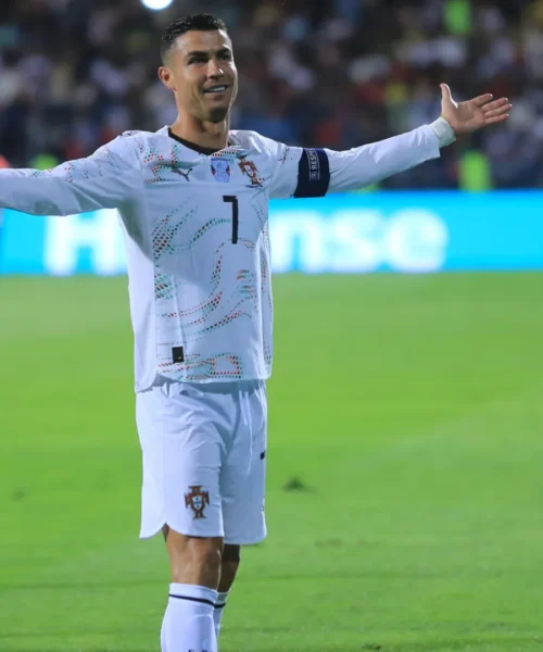 Qualificazioni mondiali: Cristiano Ronaldo non finisce mai, Dusan Vlahovic lancia la Serbia