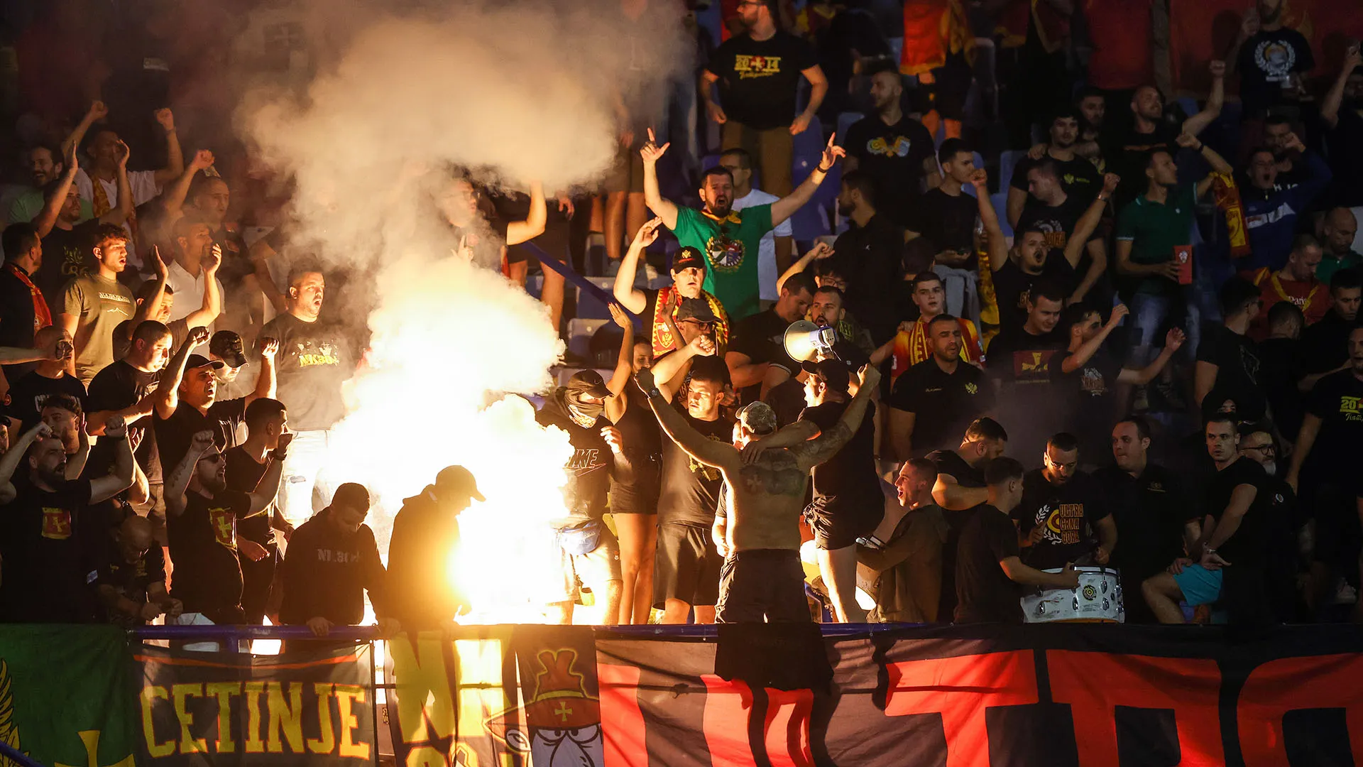 Hanno voluto far sentire il loro sostegno ai calciatori in campo