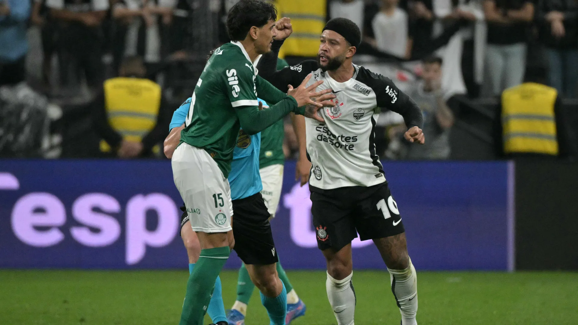 Depay ovviamente non l'ha presa bene
