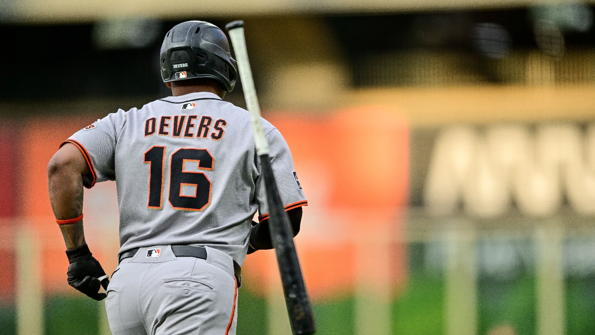 Durante il primo inning, il battitore dei Giants Rafael Devers ha effettuato un fuoricampo