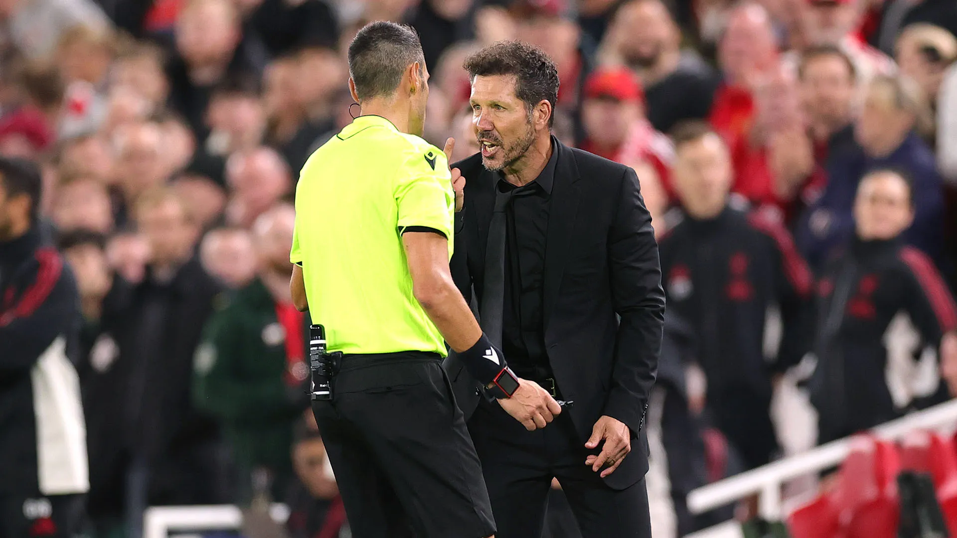 Nonostante le spiegazioni, il direttore di gara ha espulso Simeone