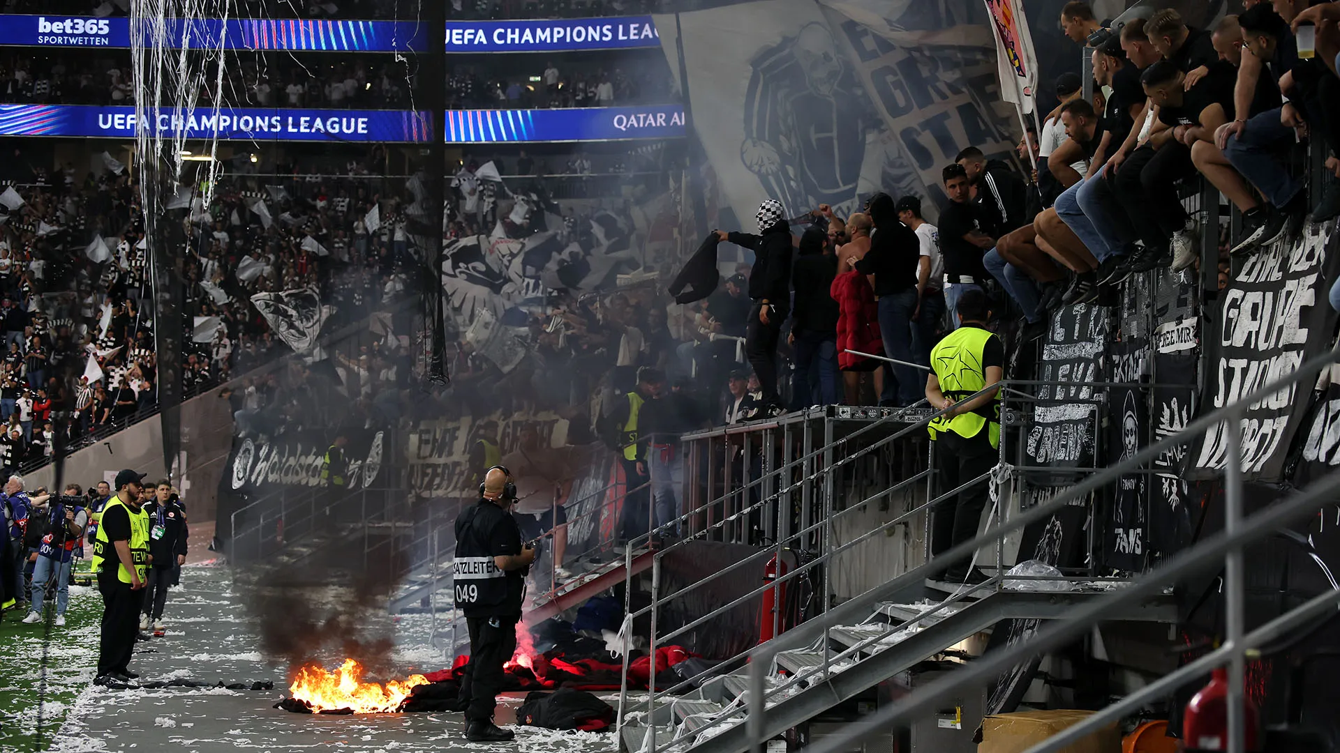 Momenti di paura durante la sfida di Champions League tra Eintracht Francoforte e Galatasaray

