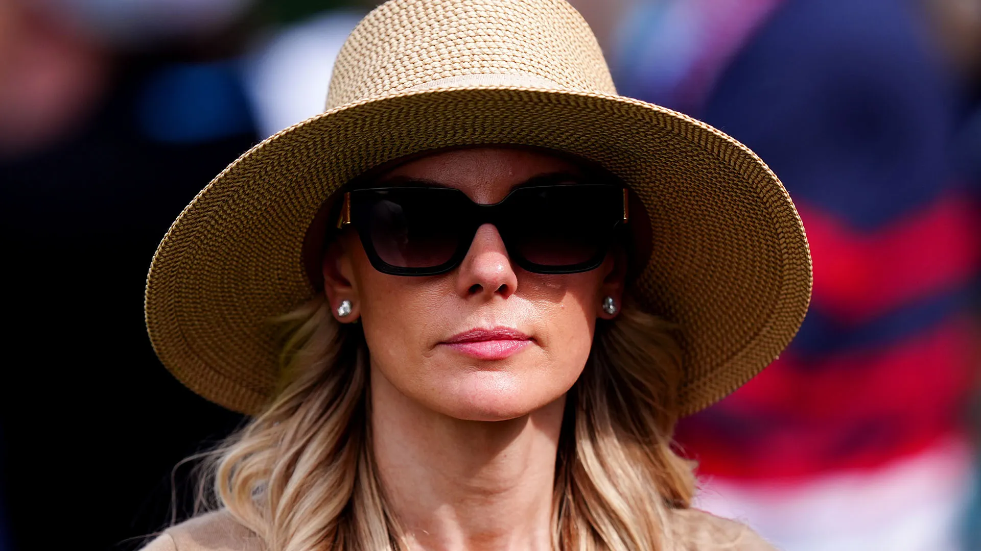 "Erica sta bene - ha detto in conferenza stampa -. È una donna molto, molto forte. Ha gestito tutto questa settimana con classe, compostezza e dignità, come ha sempre fatto"