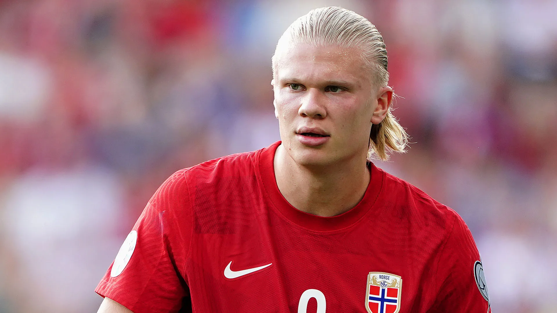 Erling Haaland sotto attacco: tifosi inferociti
