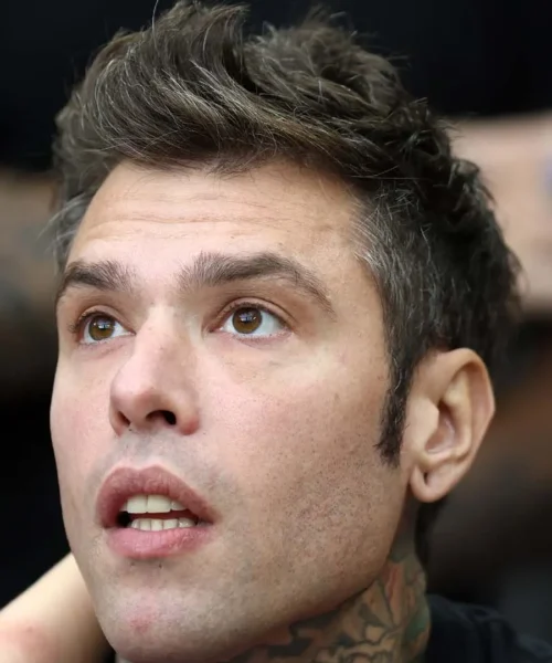 Fedez, un consigliere comunale presenta un esposto per la frase su Jannik Sinner