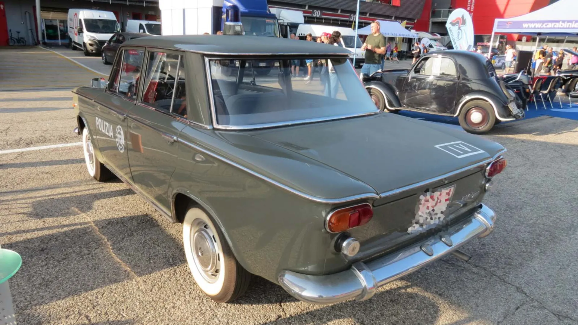Ruba ancora l'occhio la Fiat 1300 che era in dotazione alla Polizia moltissimi anni fa