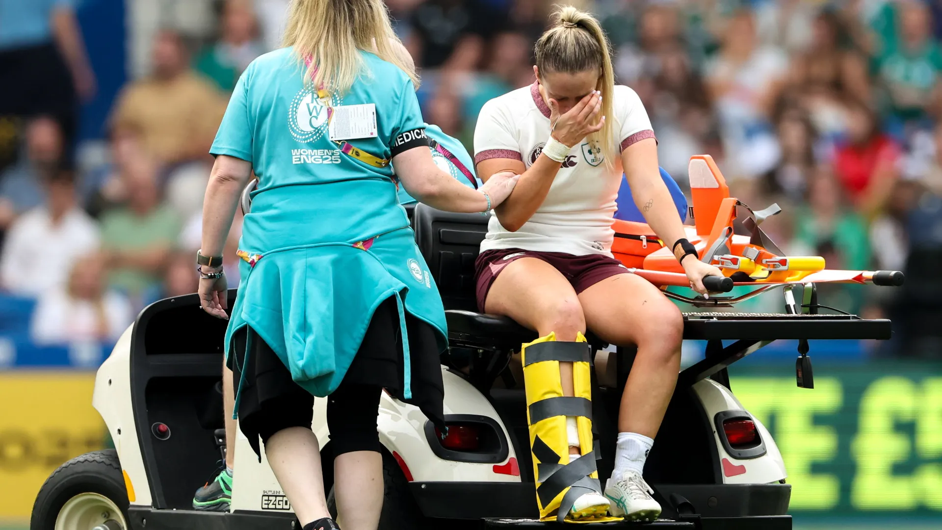 La campionessa era molto dolorante ed è scoppiata a piangere
