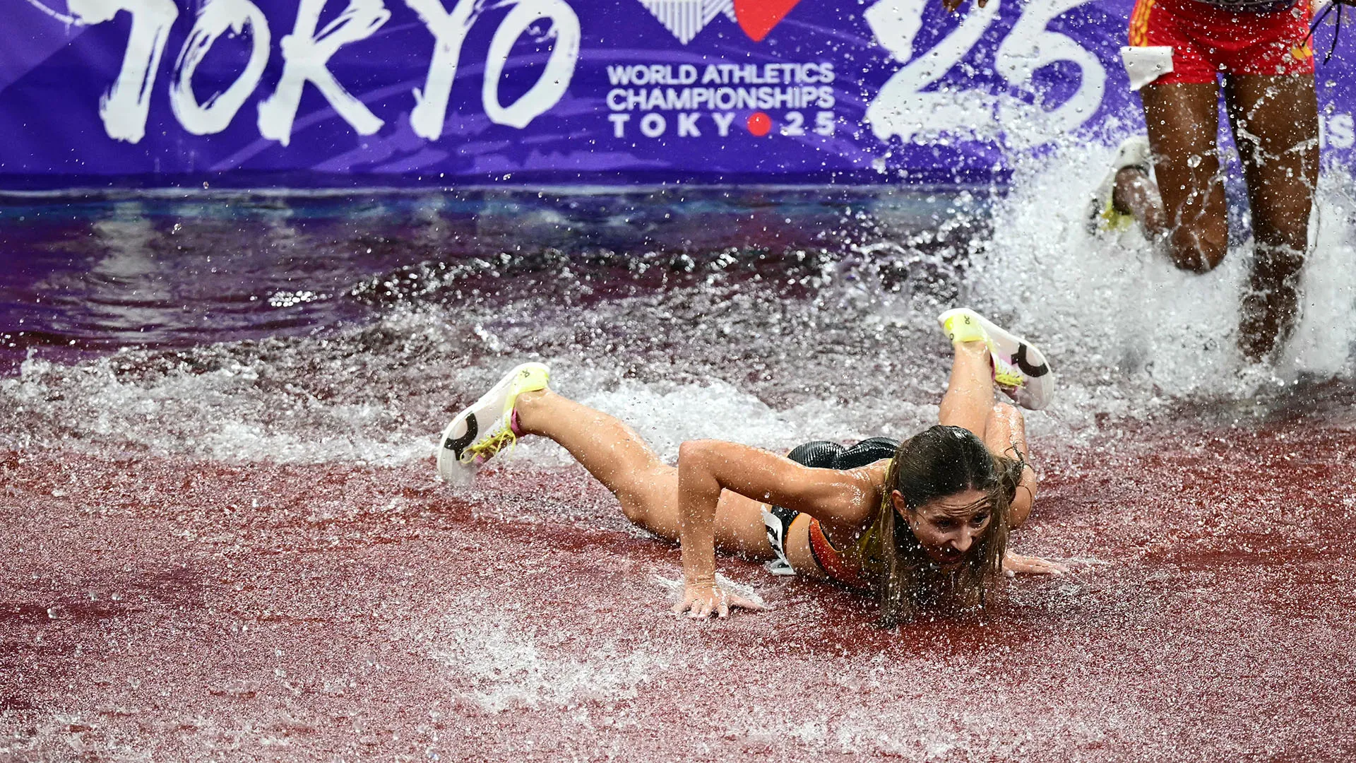 "Ho perso l'equilibrio e ho fatto quel salto strano, finendo a pancia in giù"