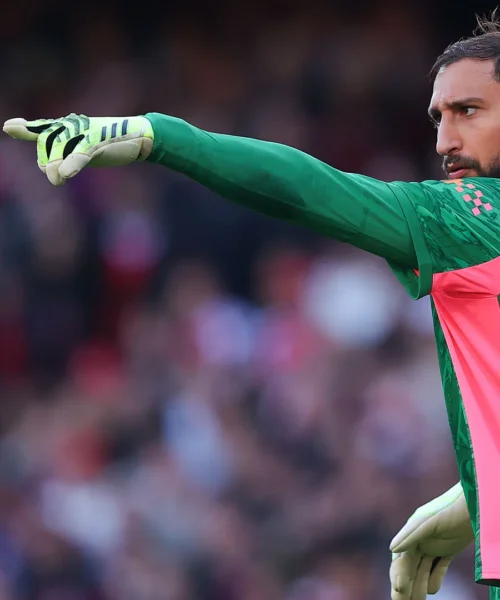 PSG e Luis Enrique derisi dai fan di Gianluigi Donnarumma. Foto